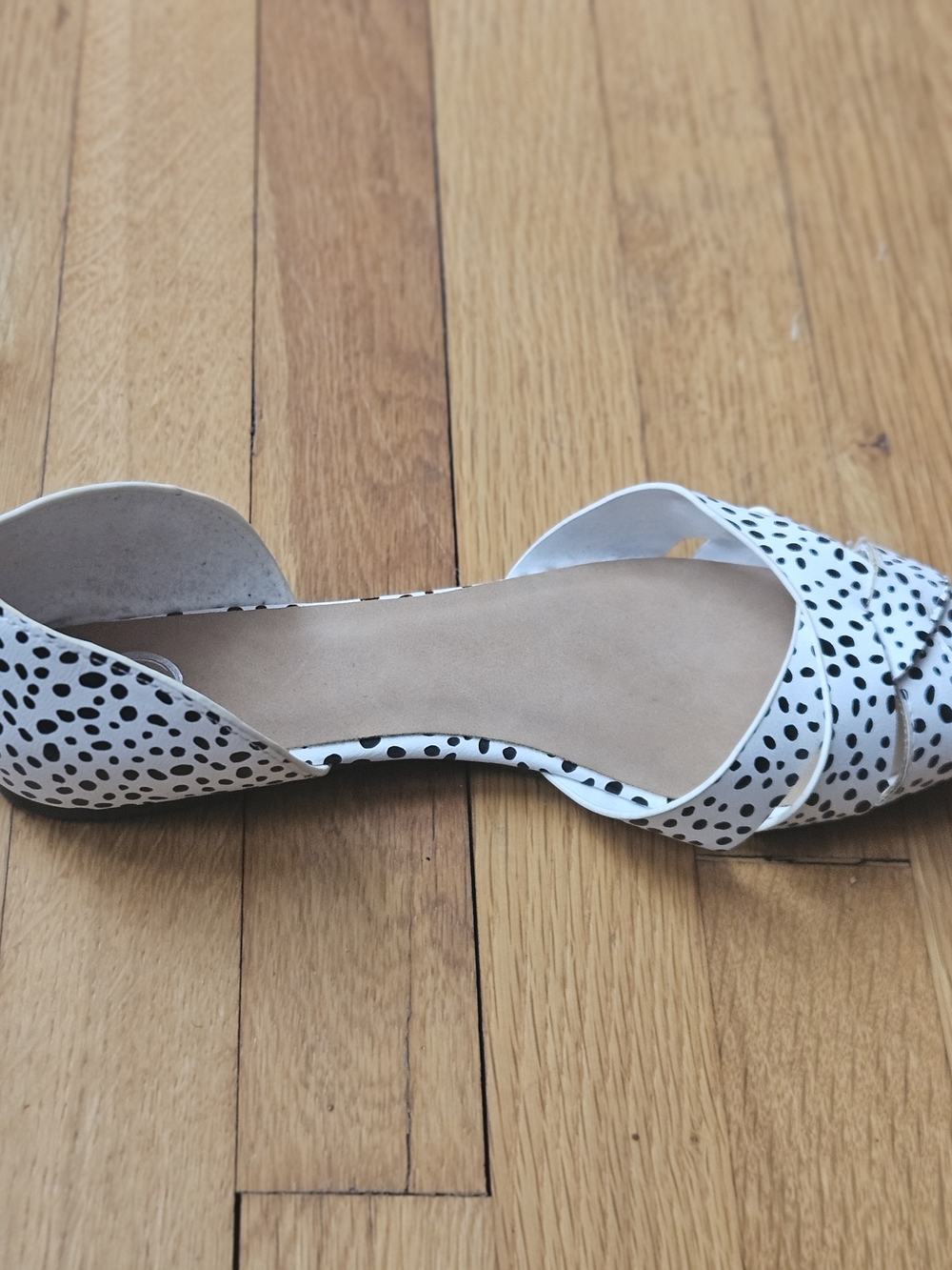 Size 12 Black & White Polka Dot Pointed Toe | Chic Slip-On Flats - Picture 4 of 10
